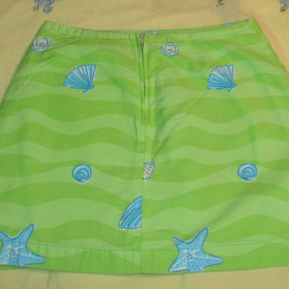 Lilly Pulitzer Skort, Girls Size 10, Green w/Blues - Picture 3 of 4